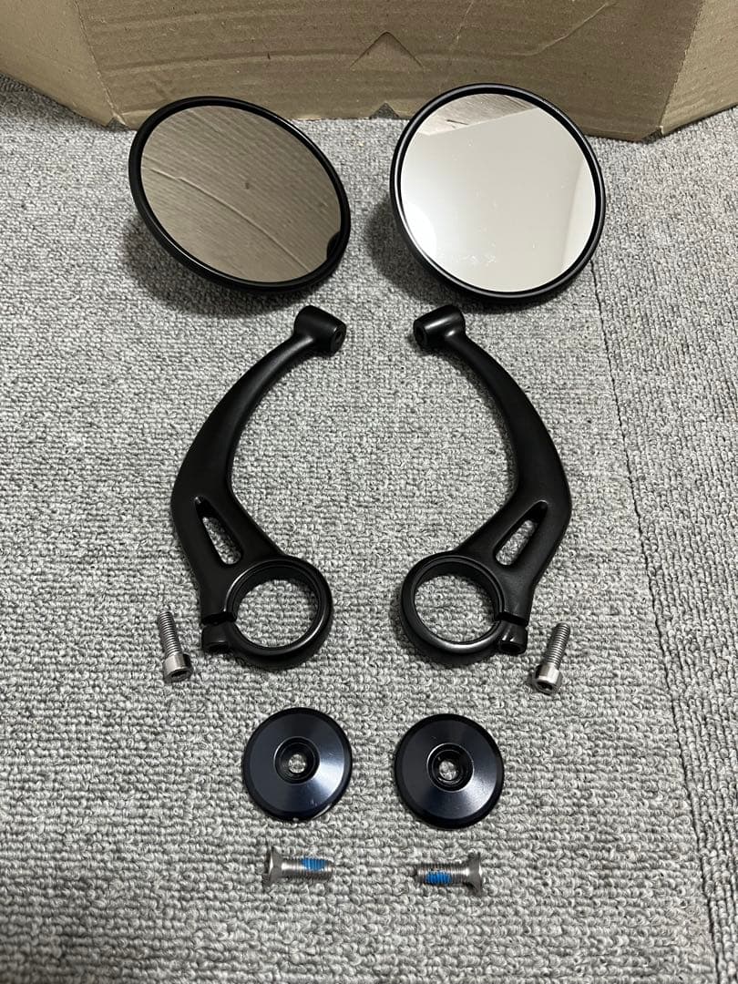 トライアンフ　ボンネビルボバー　純正　バーエンドミラー