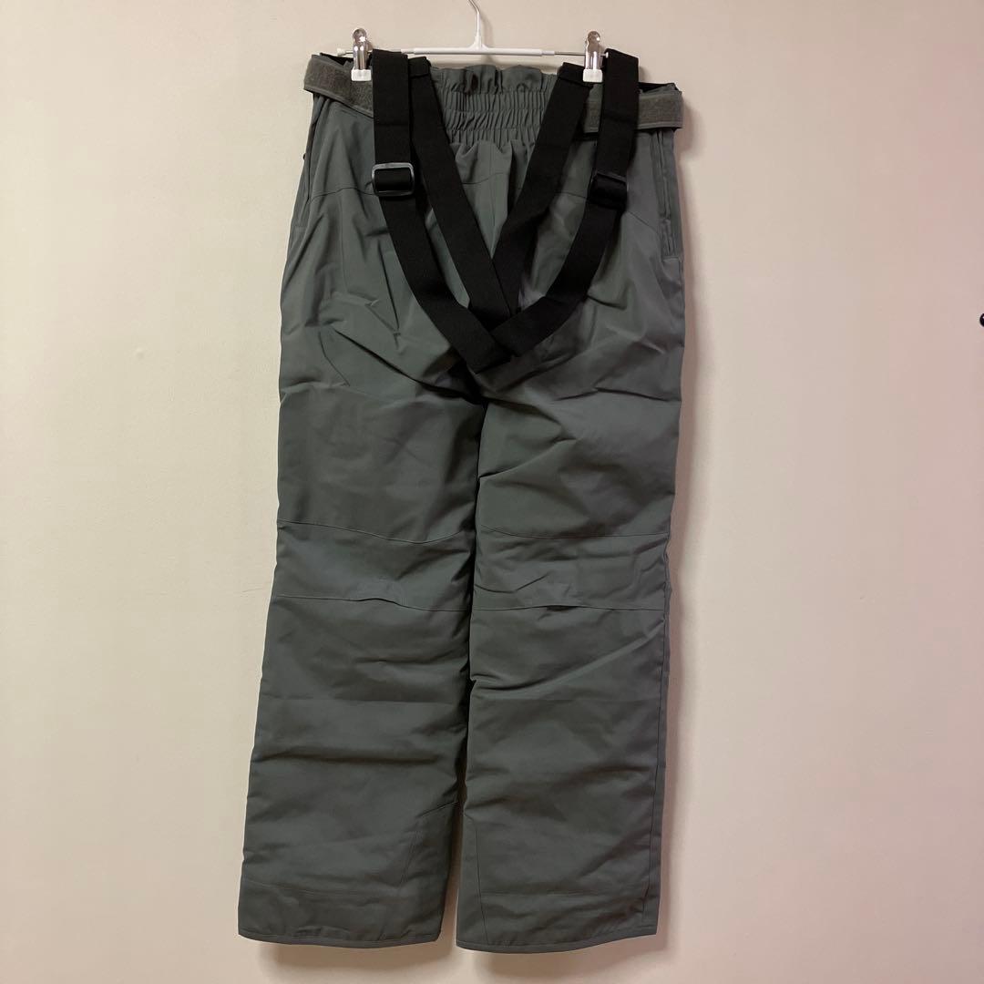 nnoumスキー、スノボーウェア上下セット新品未使用