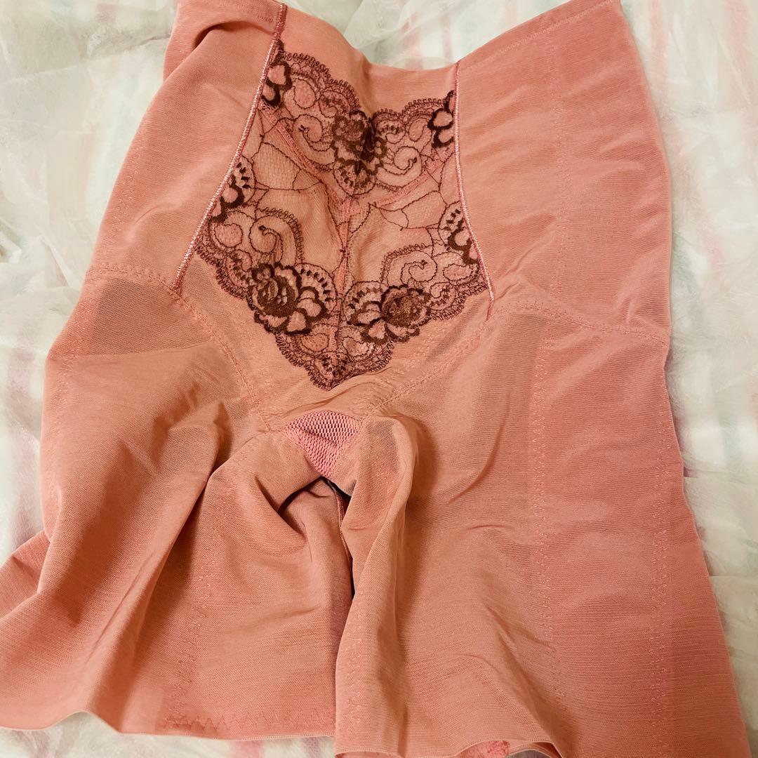 ナウクチュールの補正下着　ハイウエスト ロングガードル　76