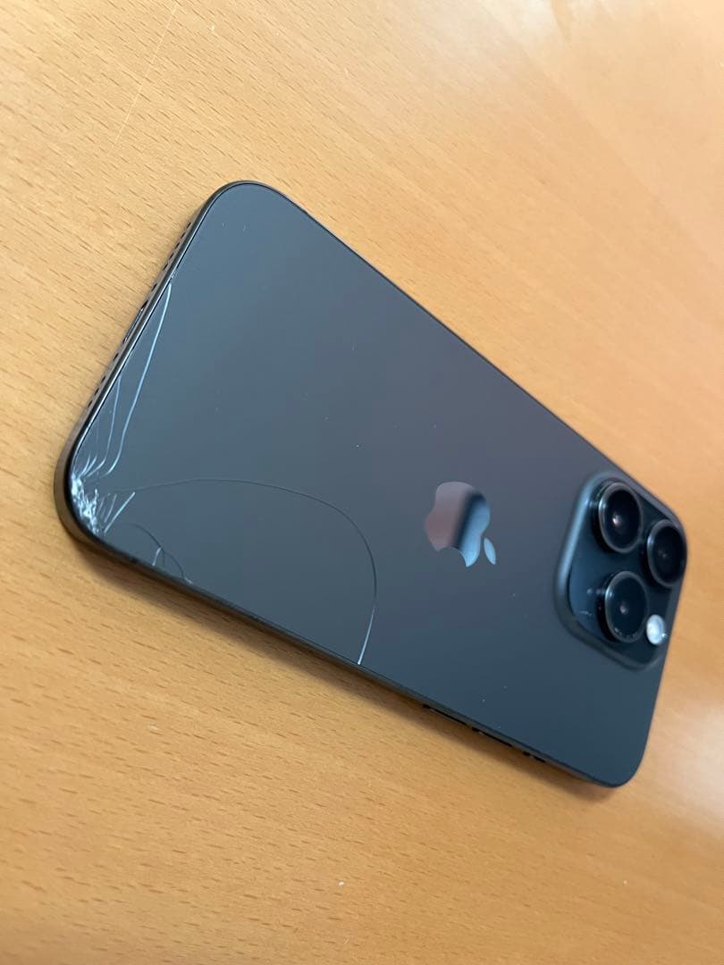 iPhone15 Pro 128GB ブラックチタニウム Apple