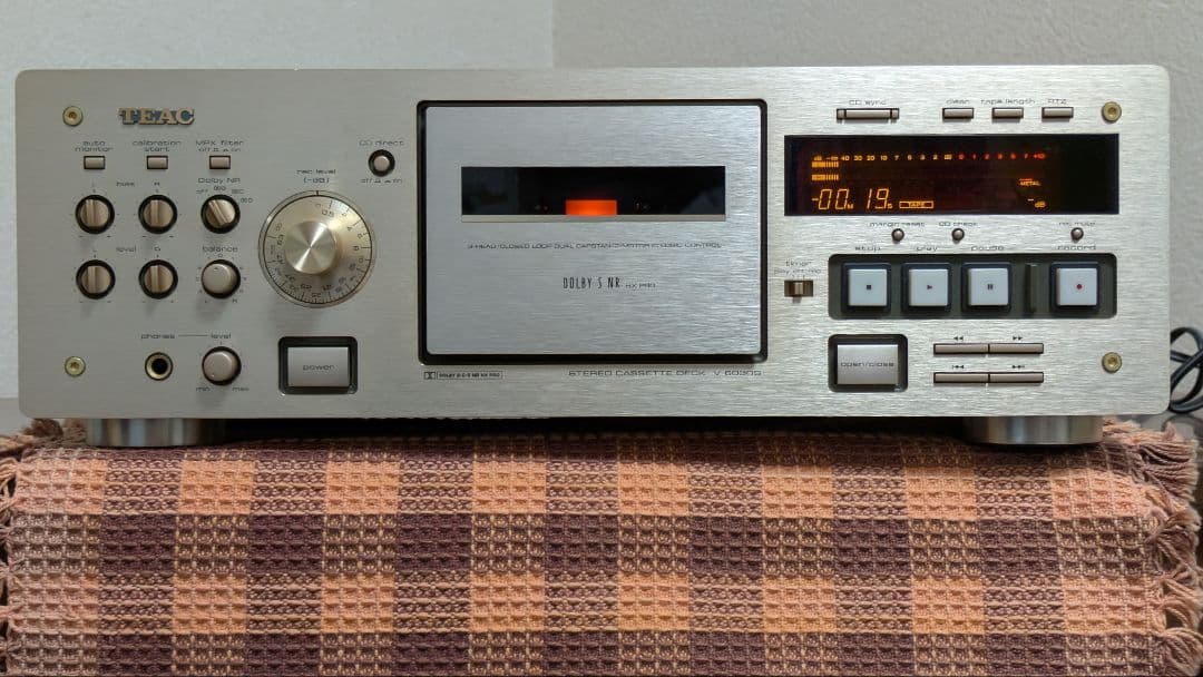 ＴＥＡＣ カセットデッキ Vー6030Ｓ　ジャンク品