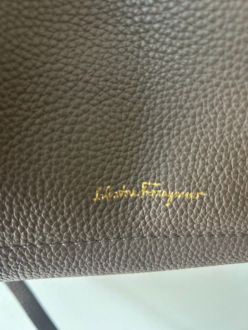 レ*ん様 サルヴァトーレフェラガモ　エイミー