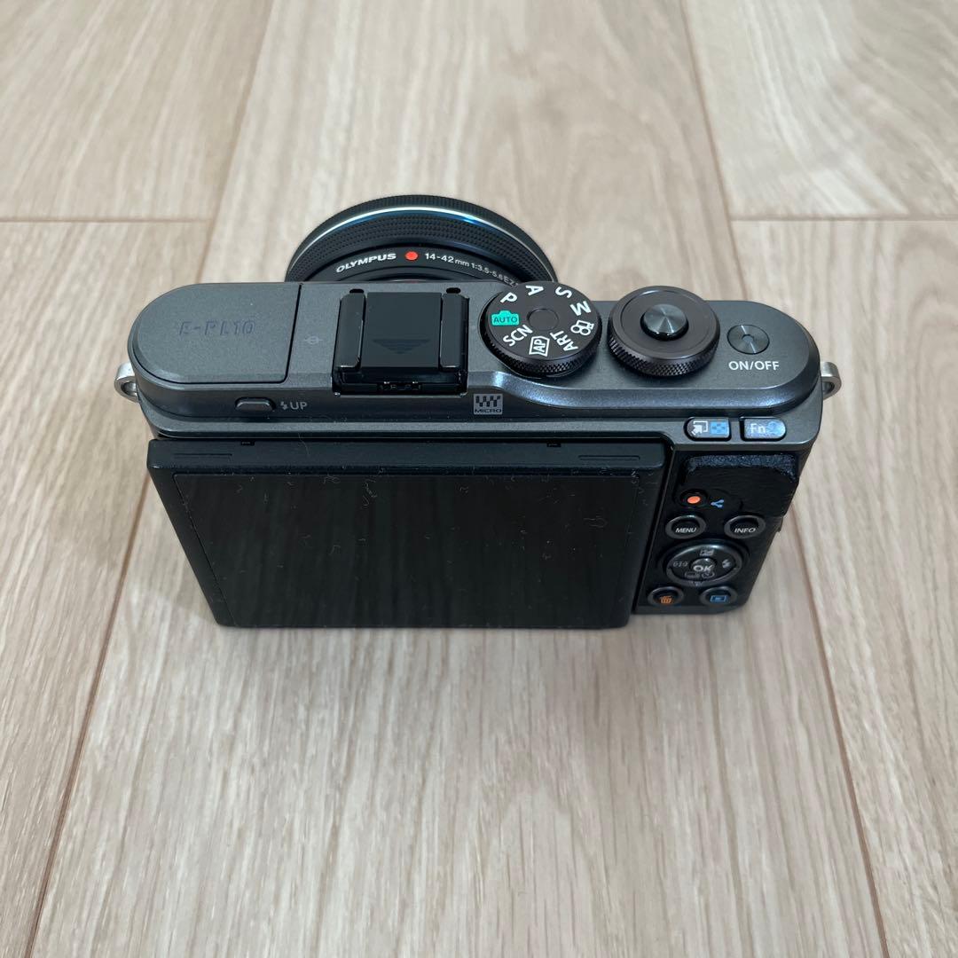 OLYMPUS ミラーレス一眼 PEN E-PL10 バンケーキズームレンズ付