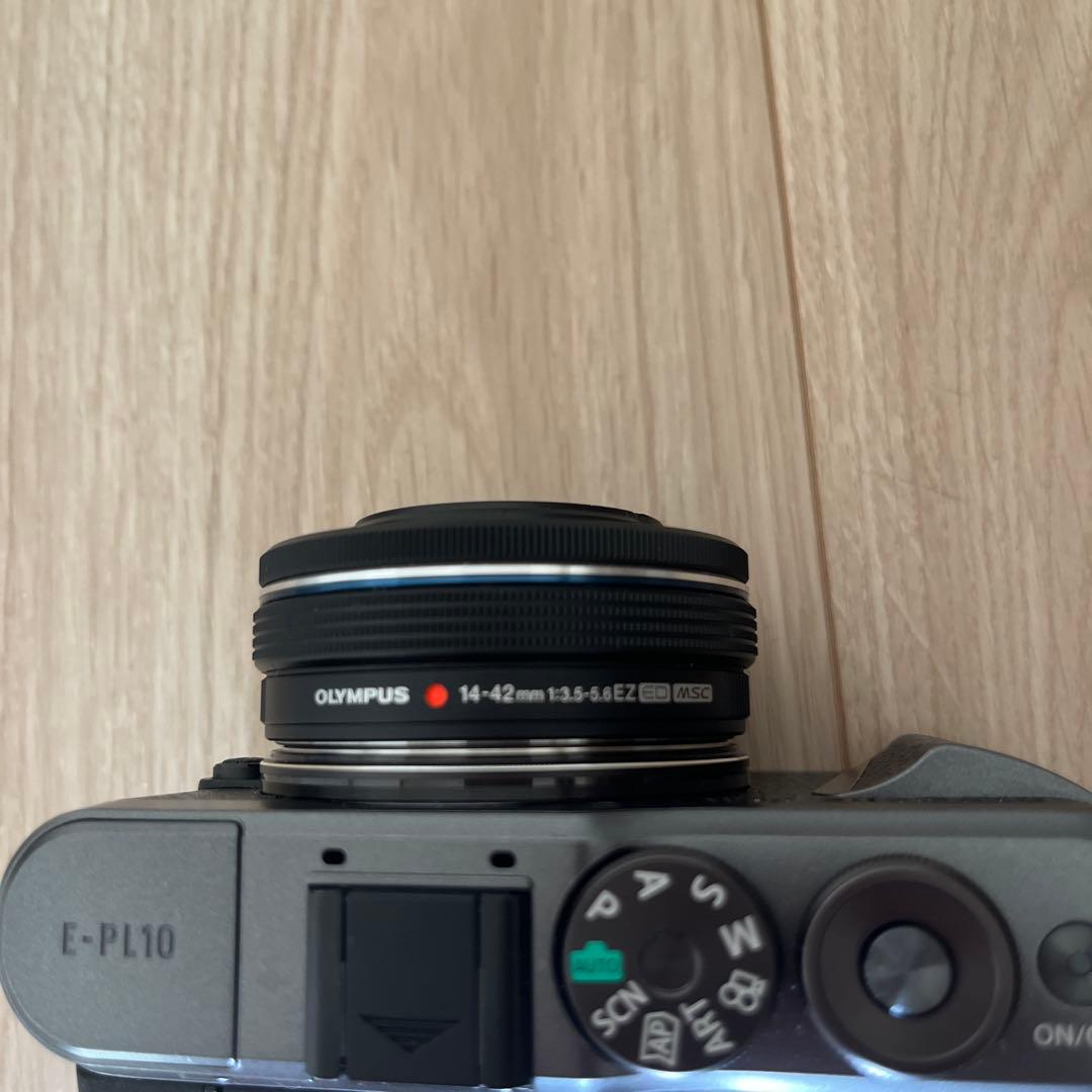 OLYMPUS ミラーレス一眼 PEN E-PL10 バンケーキズームレンズ付
