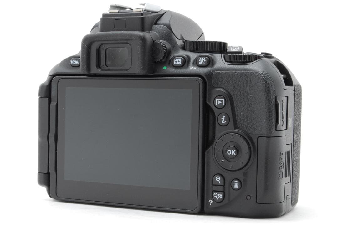 Nikon D5600 18-55mm VR 美品 SC3772