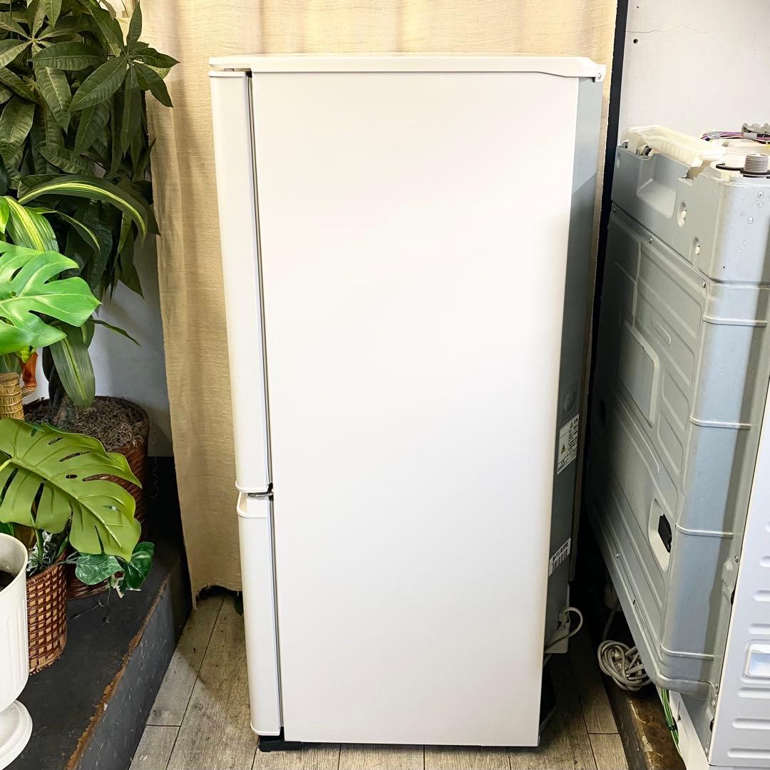 一人暮らし自炊派さんにも使いやすくておすすめ！シンプルがオシャレ♪冷蔵庫146L