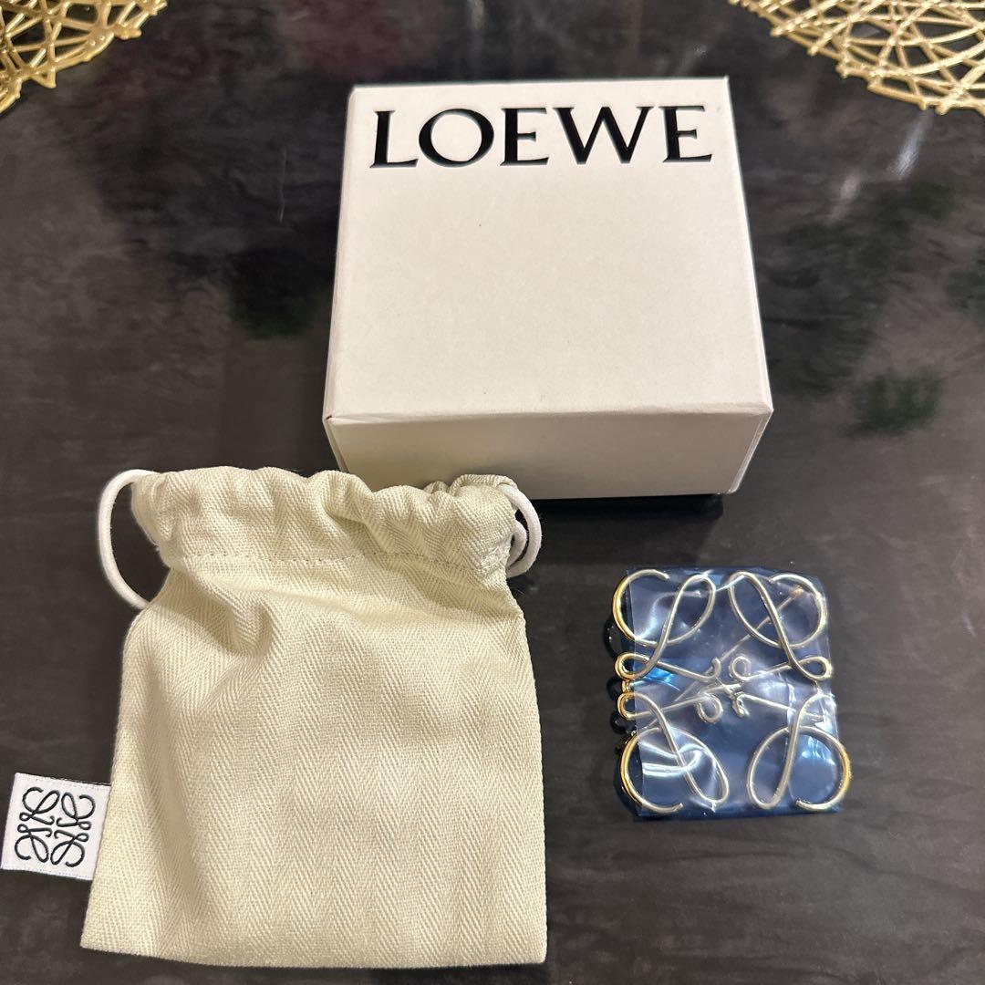 LOEWE ゴールド ブローチ 新品 付属品あり