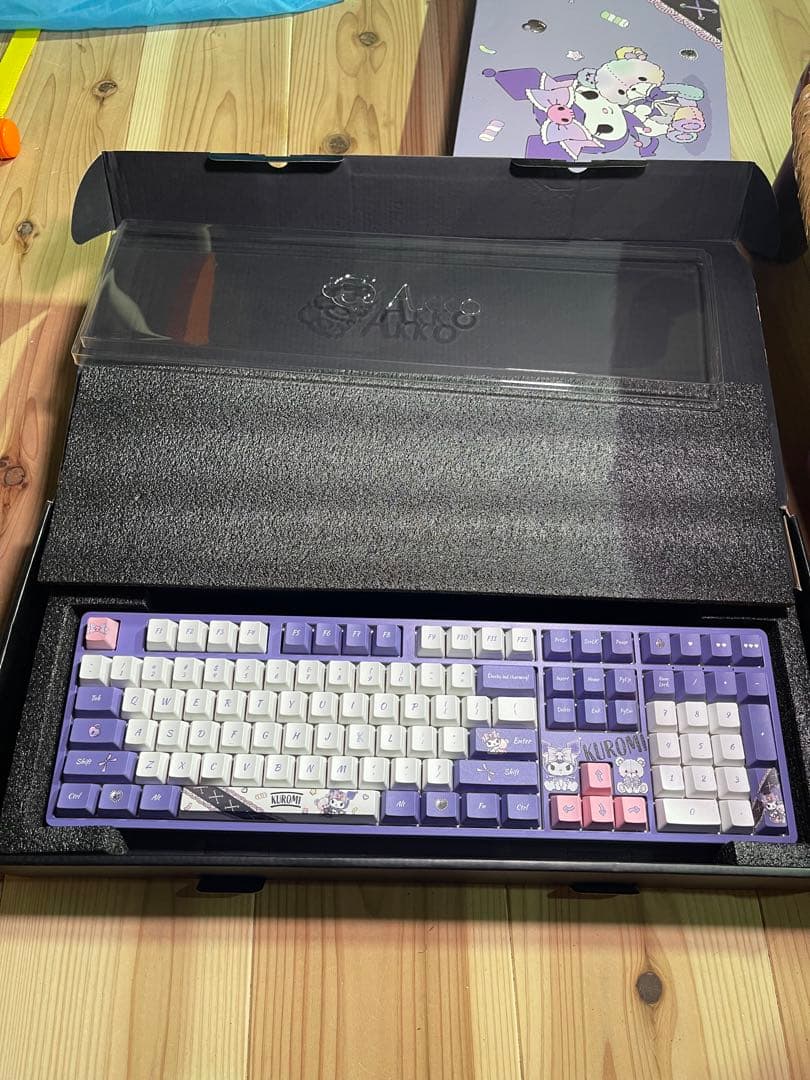 入手困難　KUROMI キーボード パープル/ホワイト