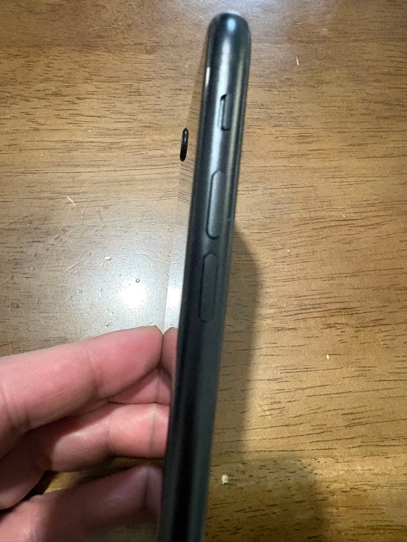 Apple iPhone SE (第2世代) ブラック SIMなし