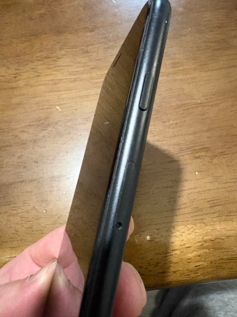 Apple iPhone SE (第2世代) ブラック SIMなし