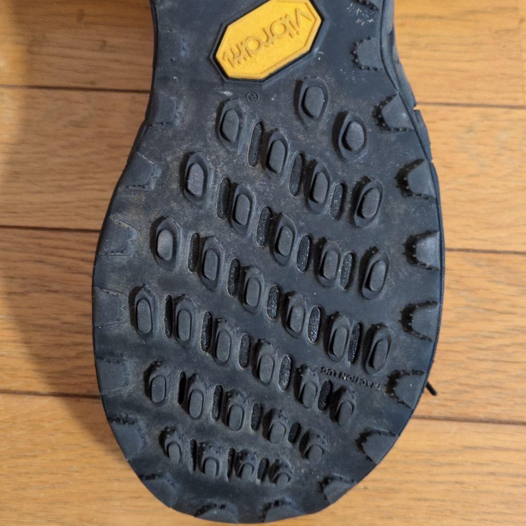 New Balance ブラック スニーカー メンズ