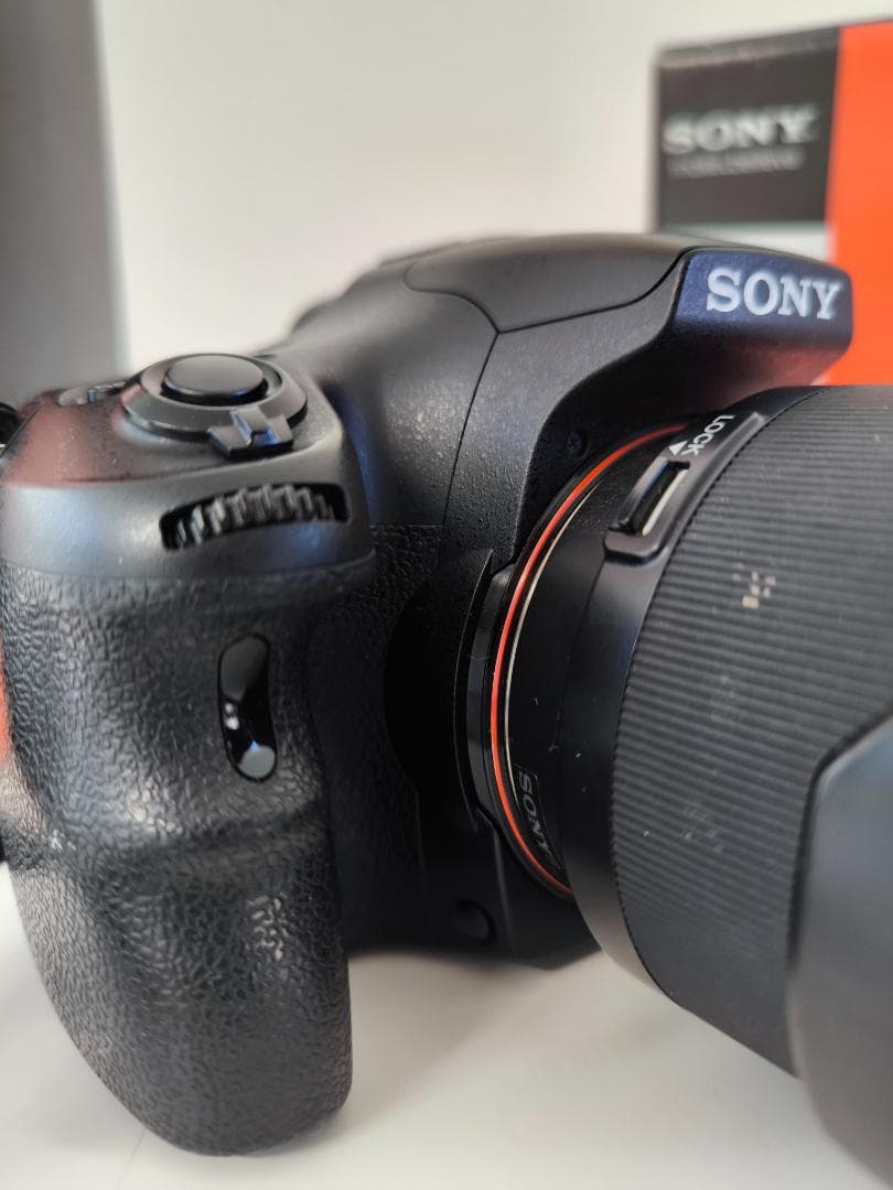 ソニー　α６５カメラセット（18－250㎜レンズ付き）