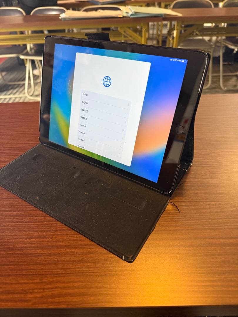 Apple iPad 第7世代　カバー付き