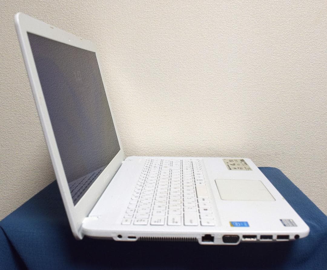 ASUS定番タイプi3最新Windows11メモリ4GB高速SSD120GB