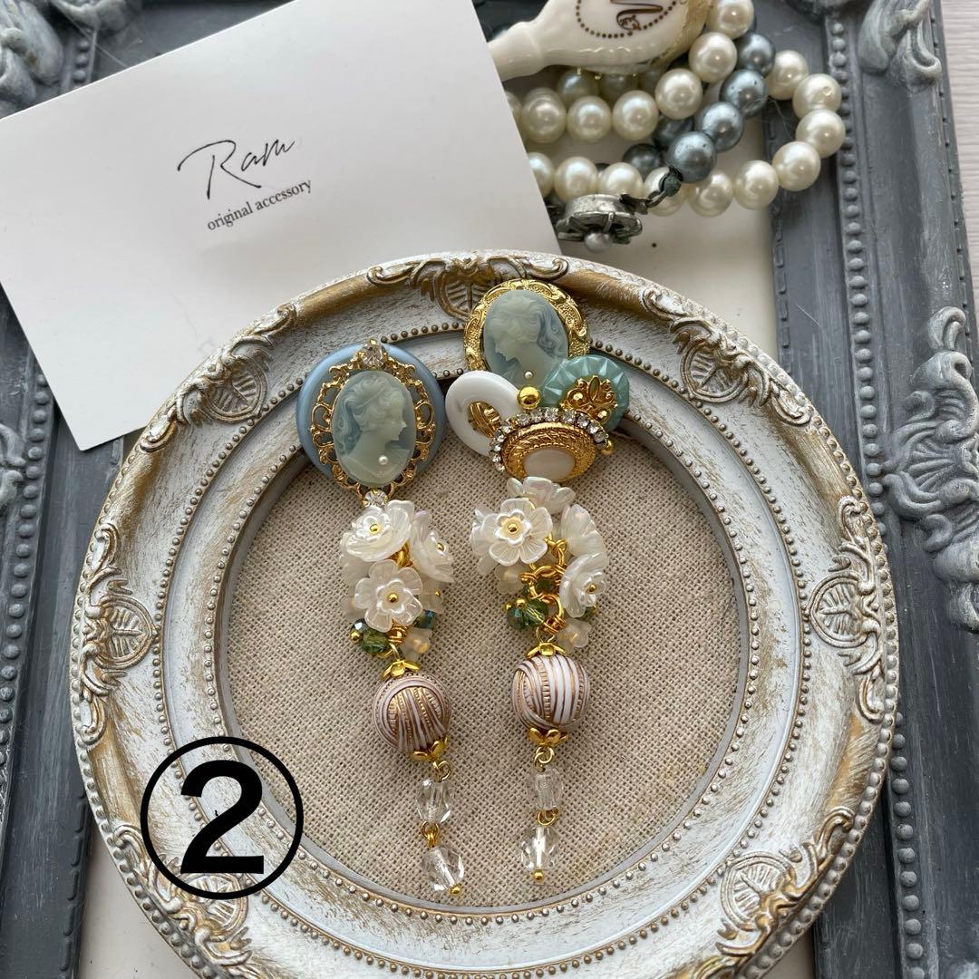 いとうゆ　アンティークボタン　カメオ　サージカルステンレスピアス