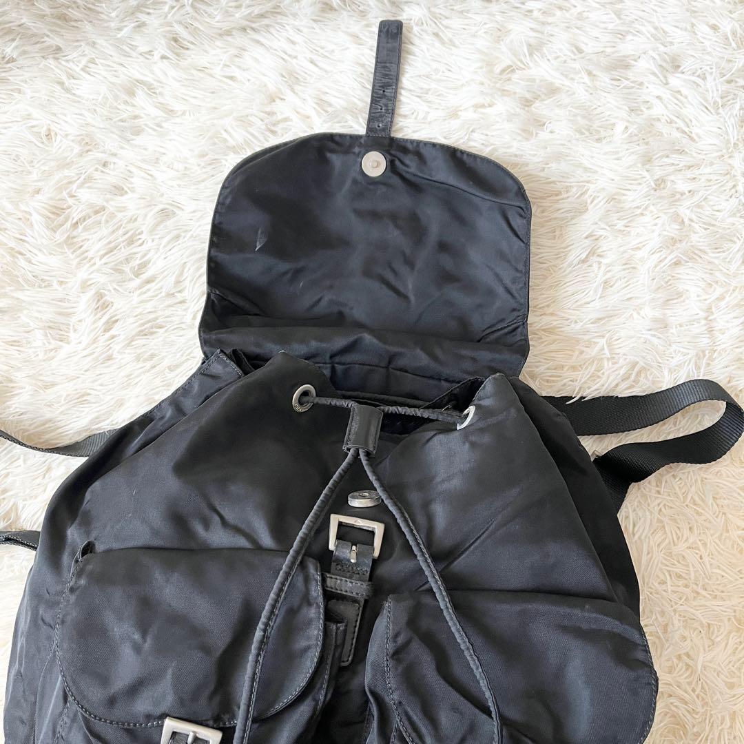 美品✨PRADAプラダ　バックパック　リュック　ナイロン　三角ロゴプレート　黒