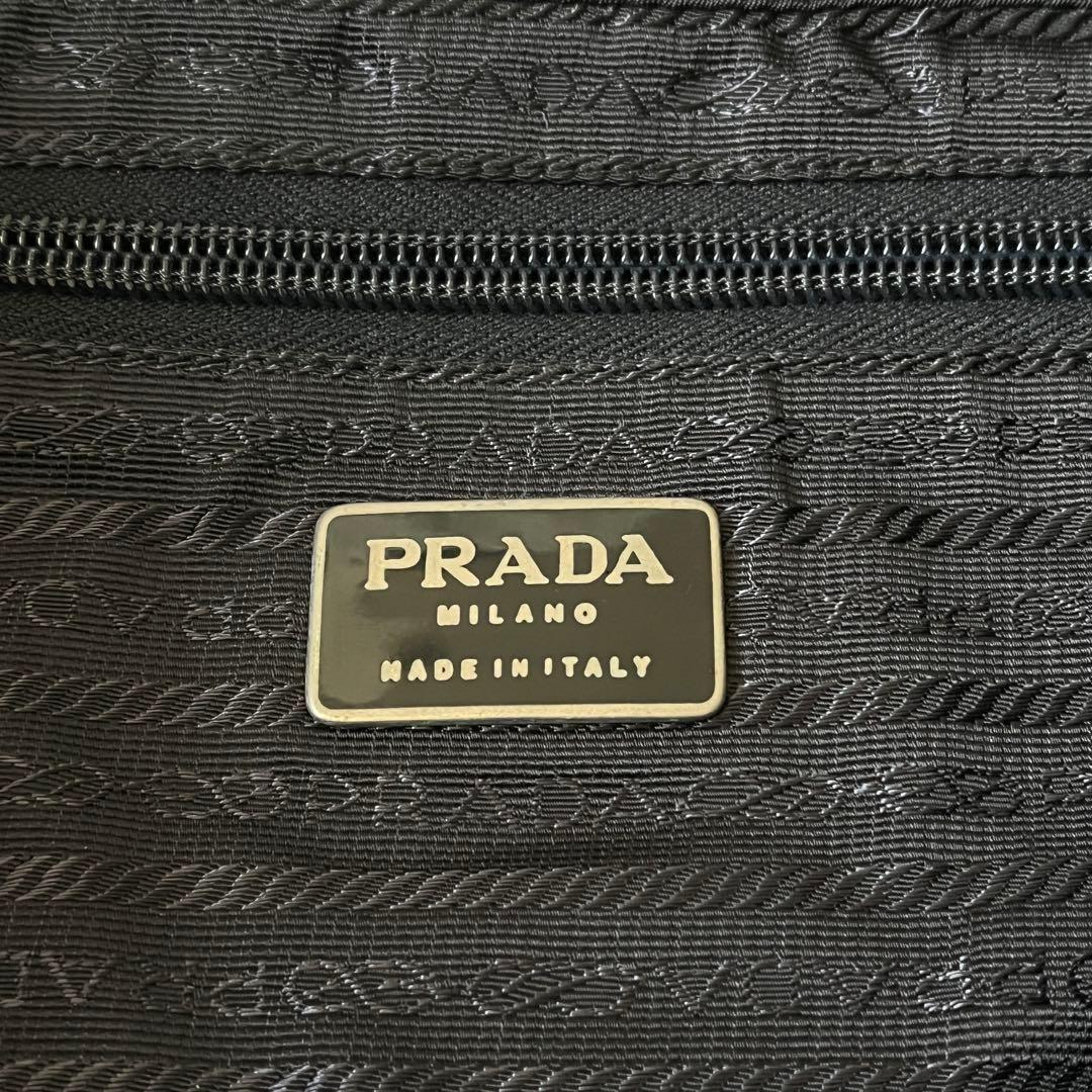 美品✨PRADAプラダ　バックパック　リュック　ナイロン　三角ロゴプレート　黒