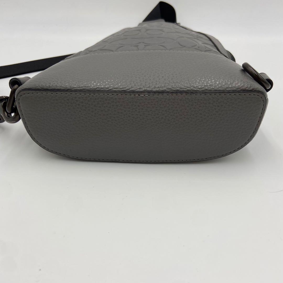 未使用級✨　コーチ ドミニク スリング パック シグネチャー レザー グレー