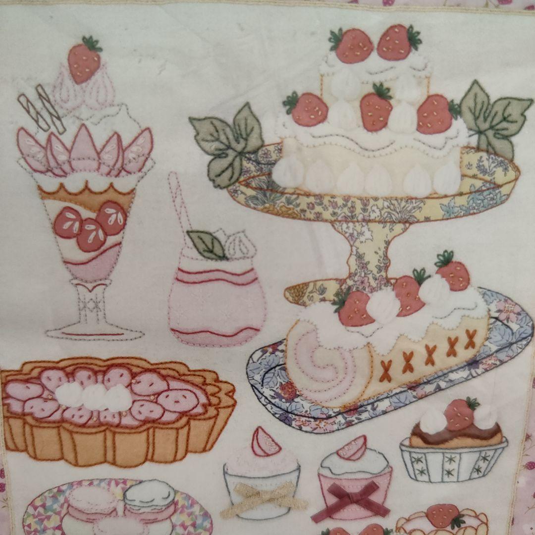 ホビーラホビーレアップリケタペストリーいちごビュッフェ