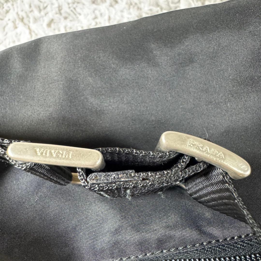 プラダ　テスートナイロン　ショルダーバッグ　メッセンジャー　ブラック　黒