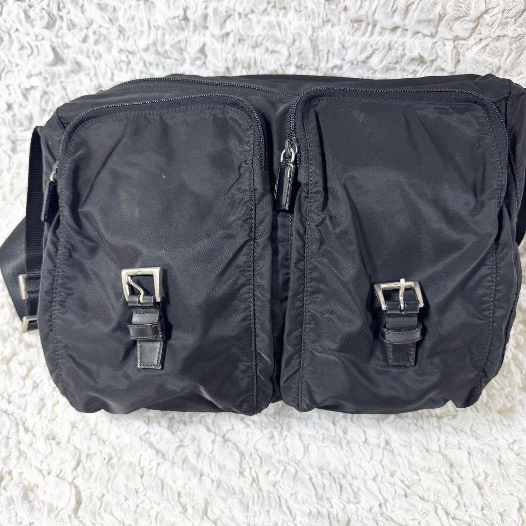 プラダ　テスートナイロン　ショルダーバッグ　メッセンジャー　ブラック　黒