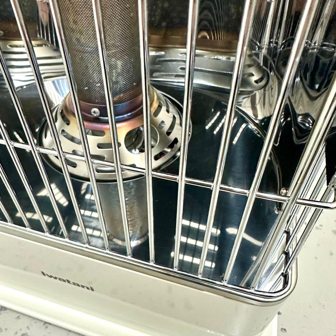 美品 Iwatani カセット ガスストーブ CB-STV-DKD イワタニ