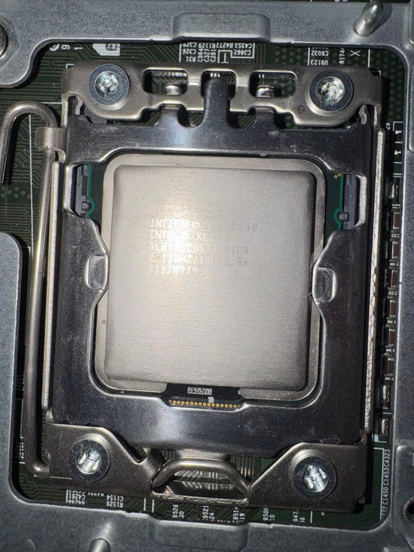 HP DL360 G7 1Uサーバー 8コア16スレッド