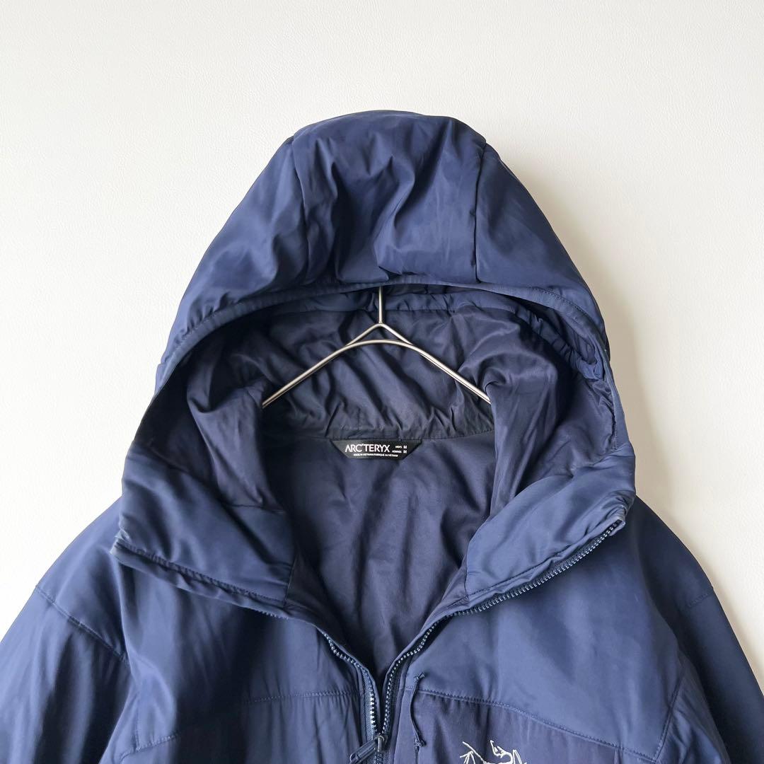 4933 アークテリクス　プロトンLTフーディ　パーカー 中綿ジャケット　M 紺