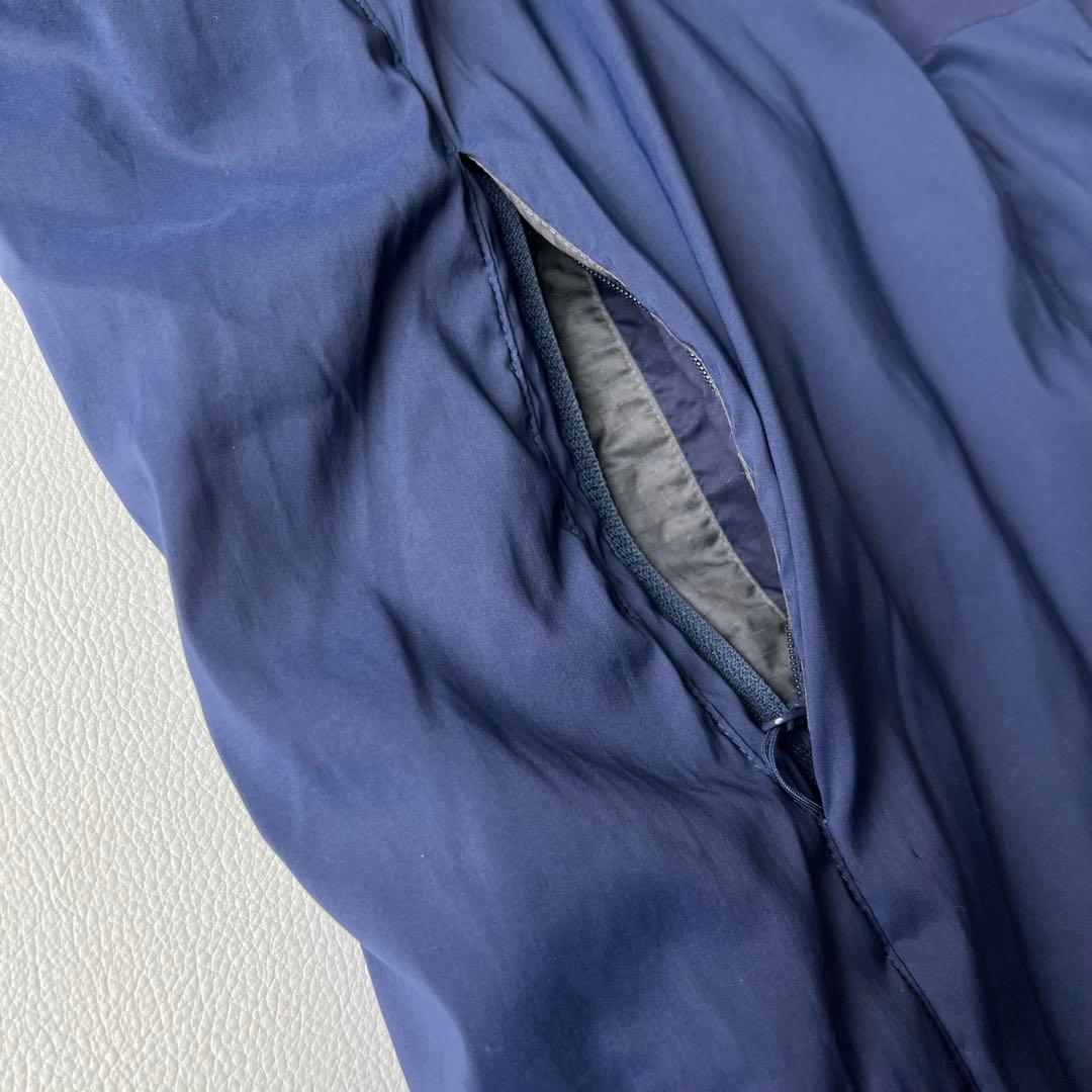 4933 アークテリクス　プロトンLTフーディ　パーカー 中綿ジャケット　M 紺