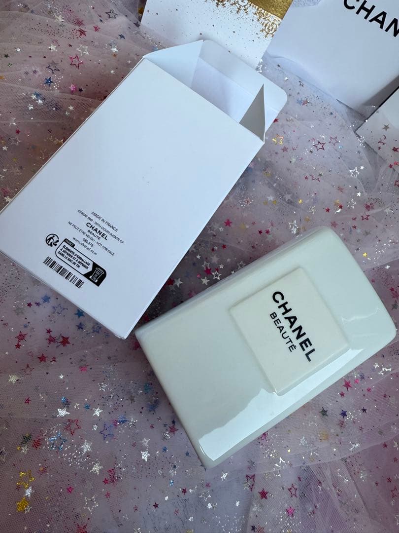 レアシャネル　ノベルティ　非売品　ブラシスタンド/ペン立て/花瓶