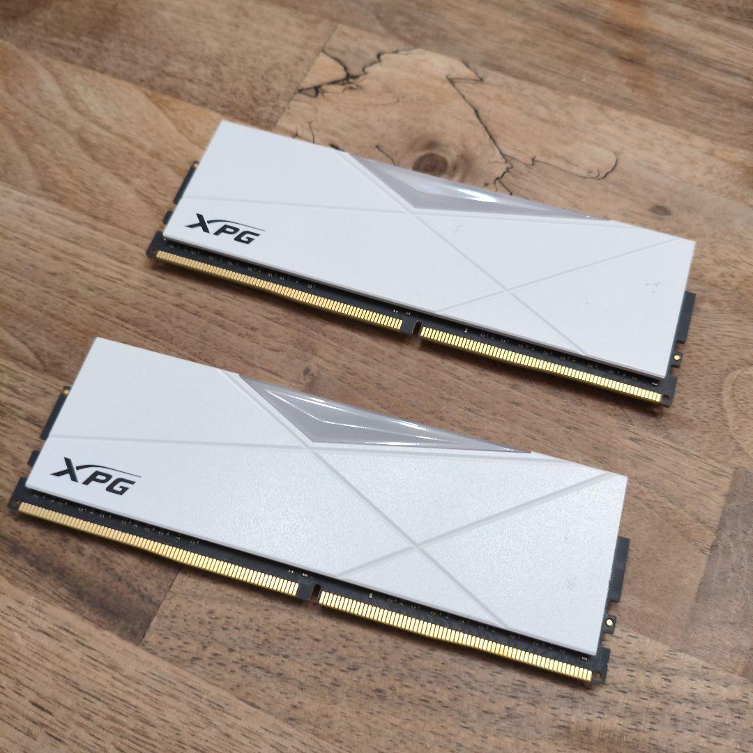 XPG DDR4 メモリー ホワイト
