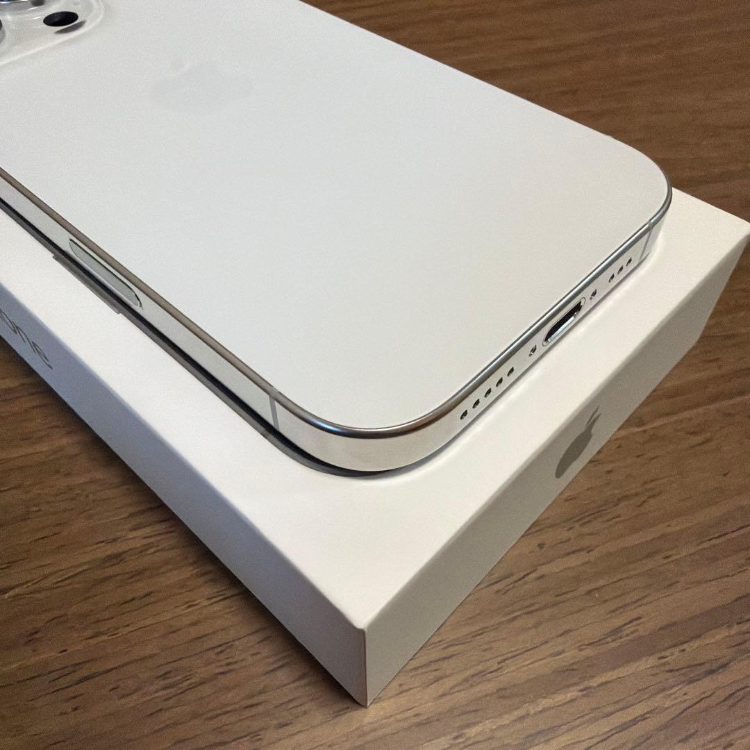 【極美品】iPhone16Pro ホワイトチタニウム 128GB