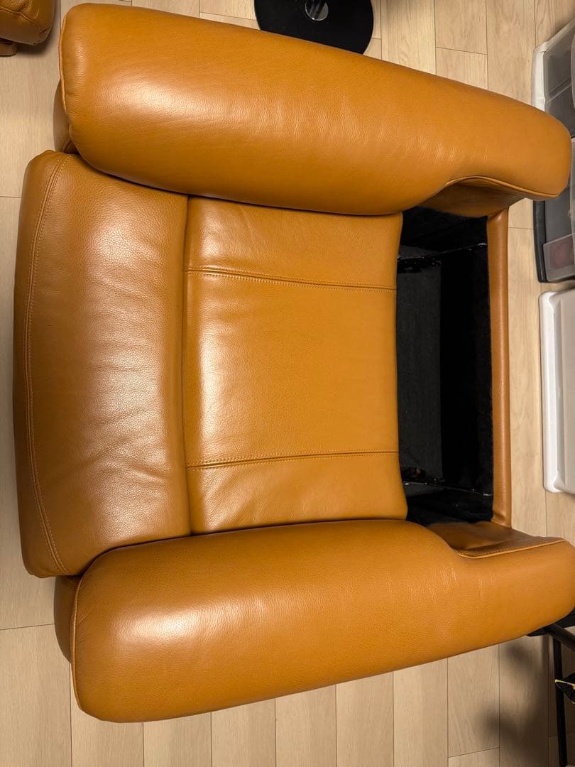 ニトリ Nビリーバ2 キャメル色 厚革 リクライニングチェア