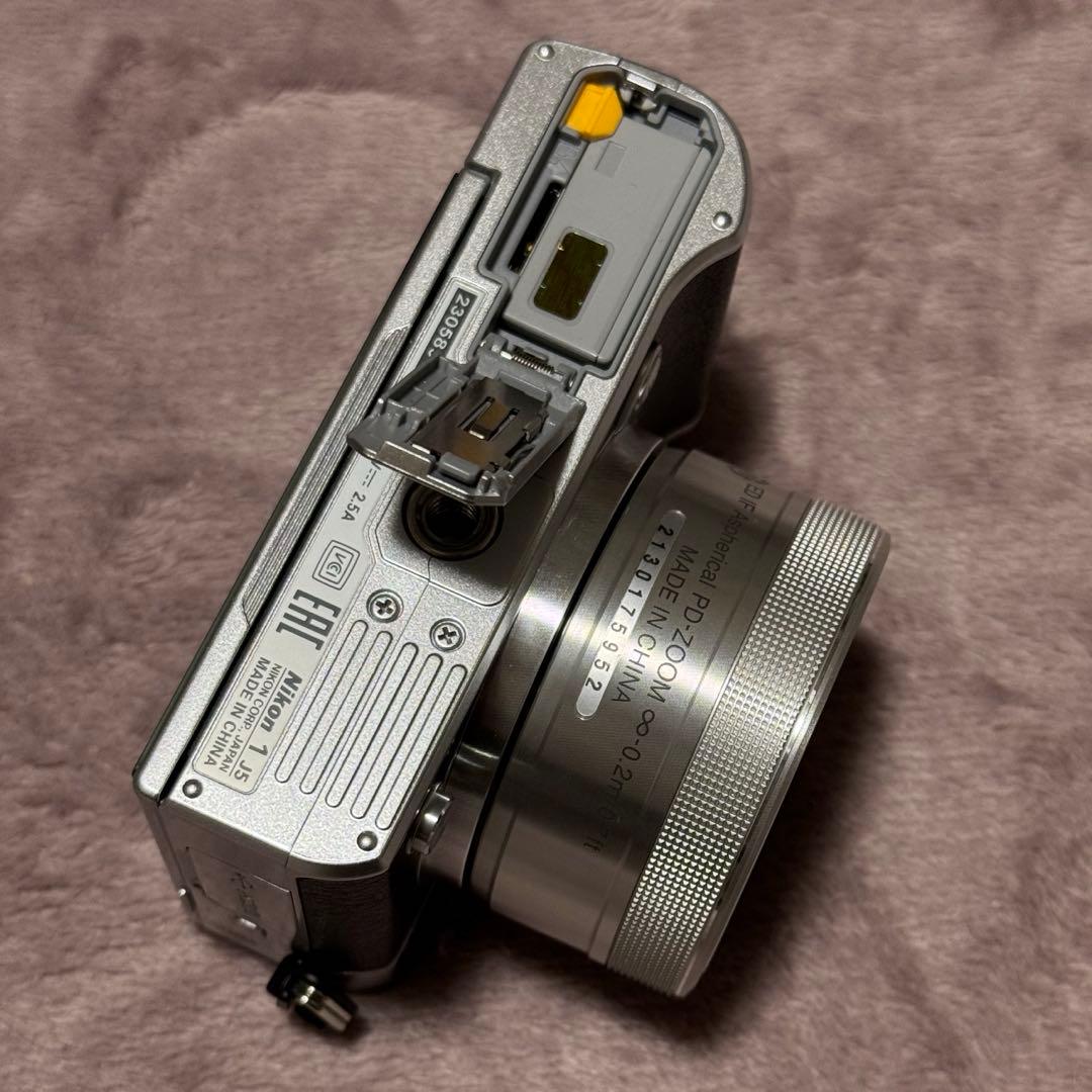 ⭐︎koi⭐︎ Nikon 1 J5 シルバー ダブルレンズセット