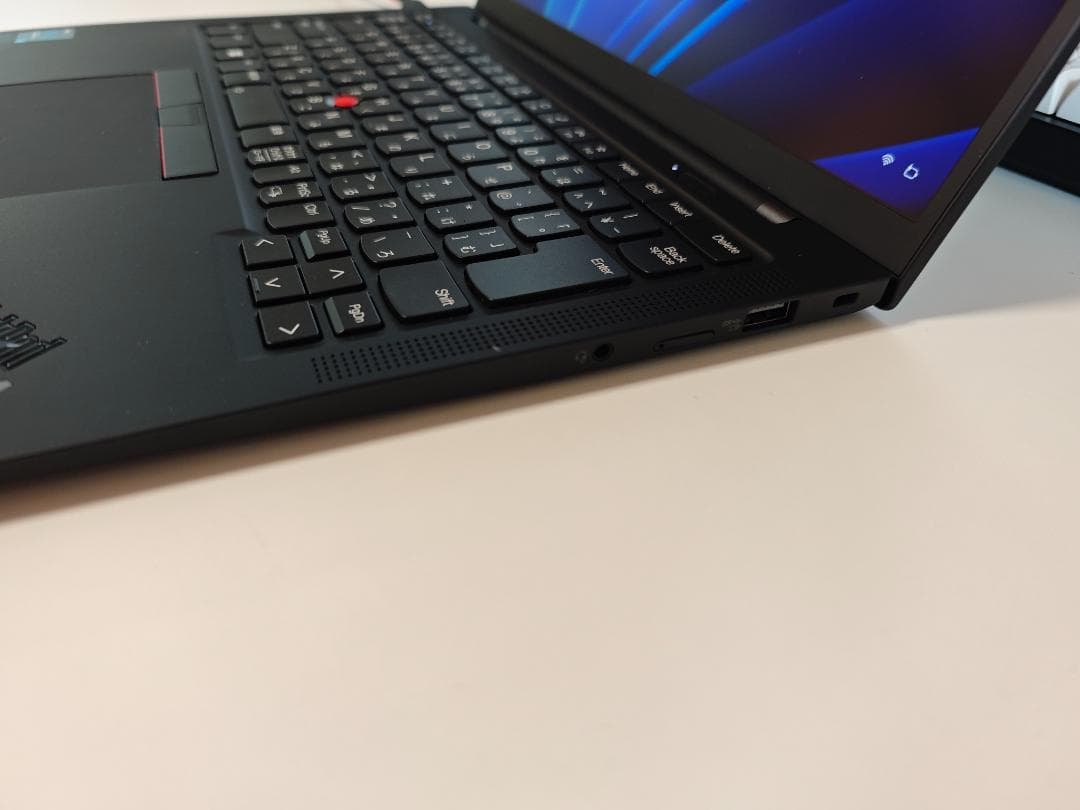 美品ThinkPad X1 Carbon Gen9 i5 16GB SSD1TB