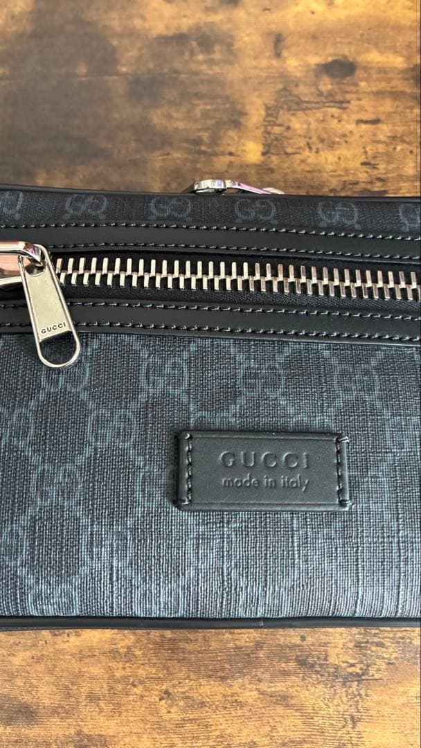 未使用　試着のみ　GUCCI ショルダーバッグ GGスプリーム　ブラック