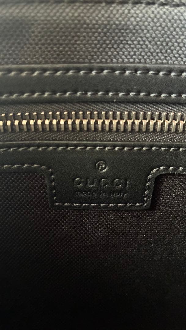 未使用　試着のみ　GUCCI ショルダーバッグ GGスプリーム　ブラック