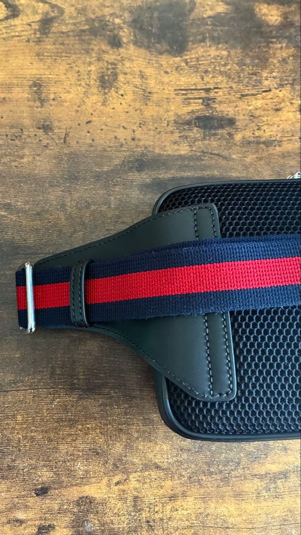 未使用　試着のみ　GUCCI ショルダーバッグ GGスプリーム　ブラック