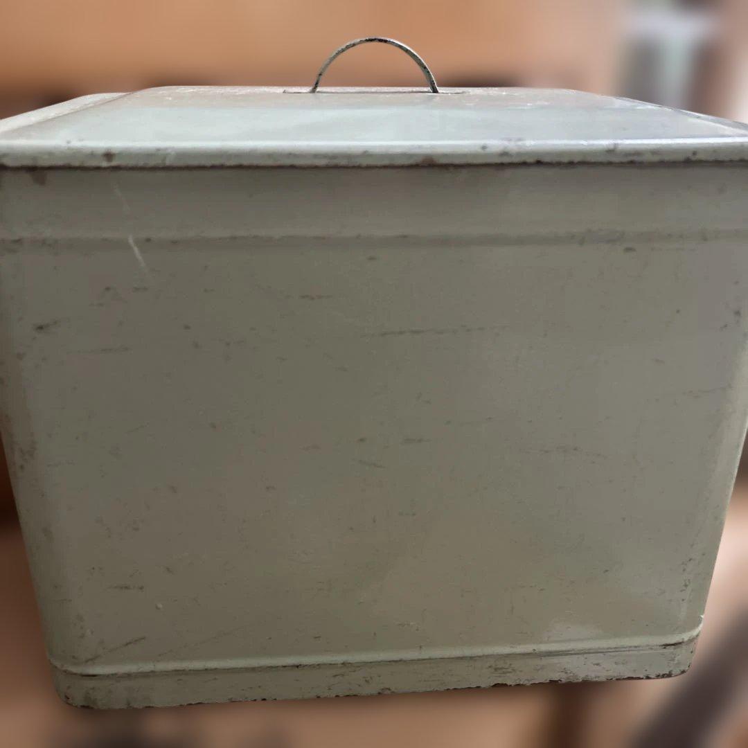 ⭐︎グリーンのアンティーク BREAD缶⭐︎