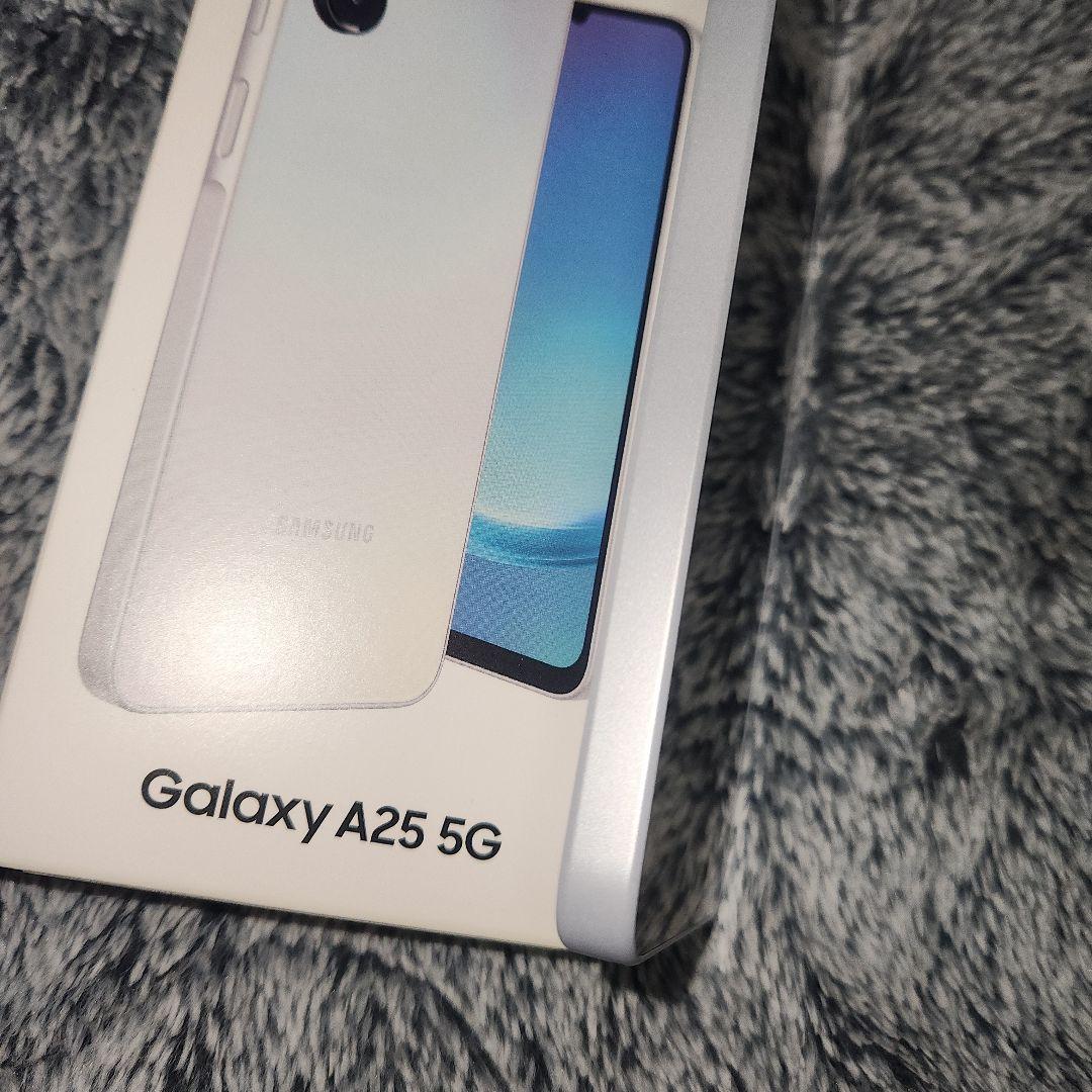 Galaxy a25 5g極美品中古カバーおまけ有り