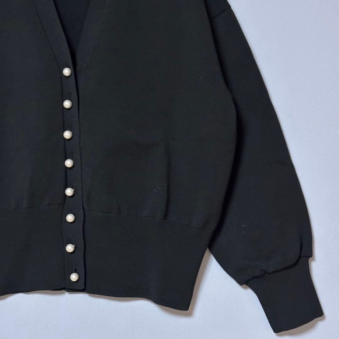 未使用　BEARDSLEY パールボタンカーディガン　BLACK FREE