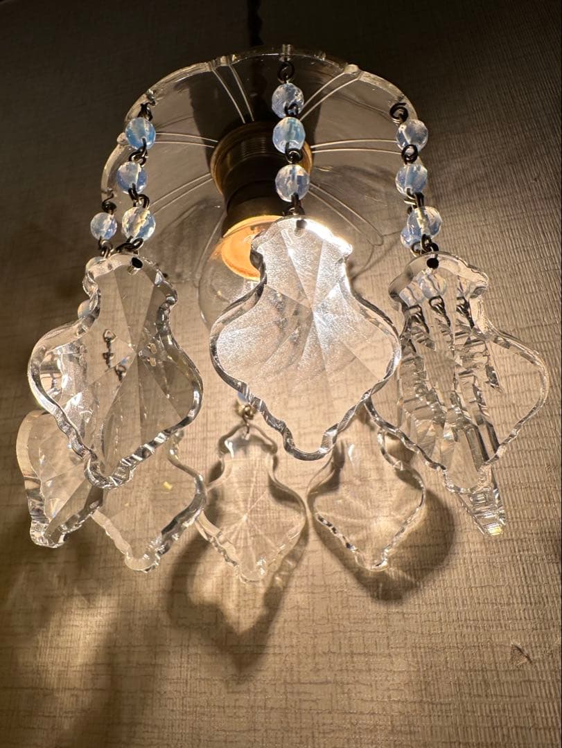 フランス アンティーク フレンチリーフとオパールセントの可愛いミニシャンデリア＊