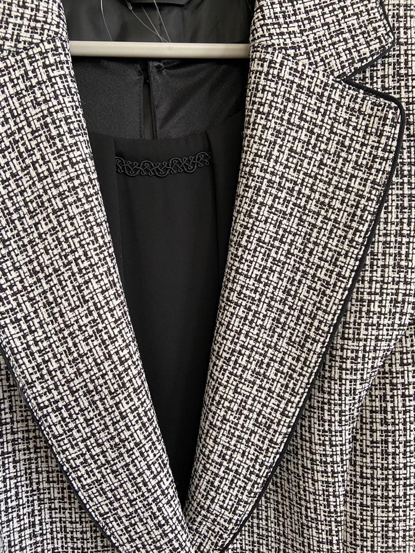 フォーマル3点スーツ　17号　卒業入学卒園　ネックレス　コザージュ　新品タグ付き