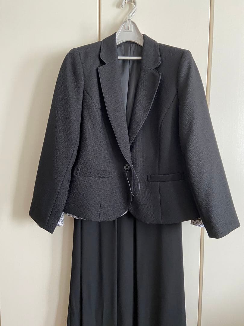 フォーマル3点スーツ　17号　卒業入学卒園　ネックレス　コザージュ　新品タグ付き