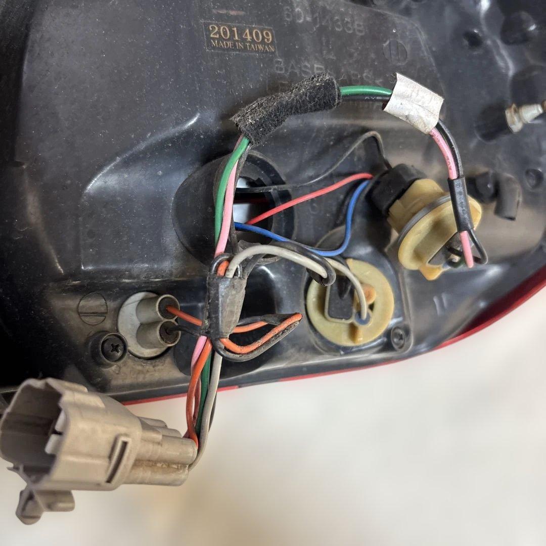 スバルSUBARU GP型テールライト LED左右セット 日本製COLIN社外品