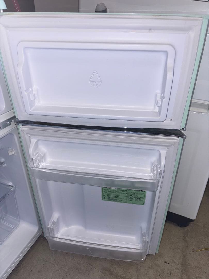 ノンフロン冷凍冷蔵庫　PRR-082D-LG