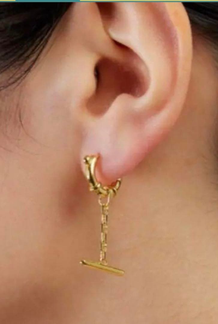 【MARIA BLACK】Spring Bar Huggie