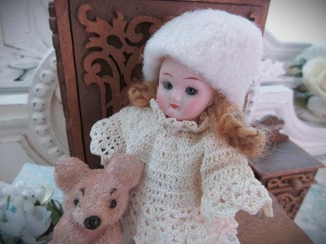 アンティーク　ジャーマン　ミニョネット ☆　ビスクドール