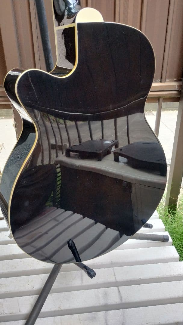 超美品 ピアノブラック ２wayコントロールPU付き エレアコ