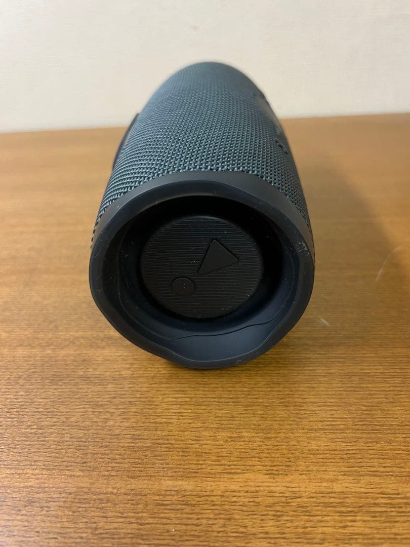 JBLcharge essentialは2ブルー